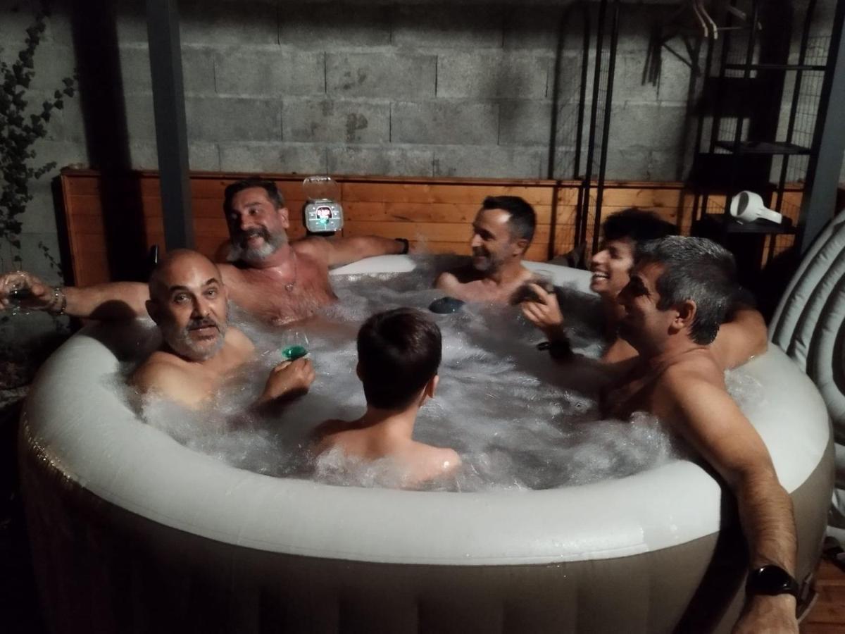 Gite De 6 A 14 Pers Avec Piscine-Jacuzzi- Salle Des Fetes Bastanes エクステリア 写真